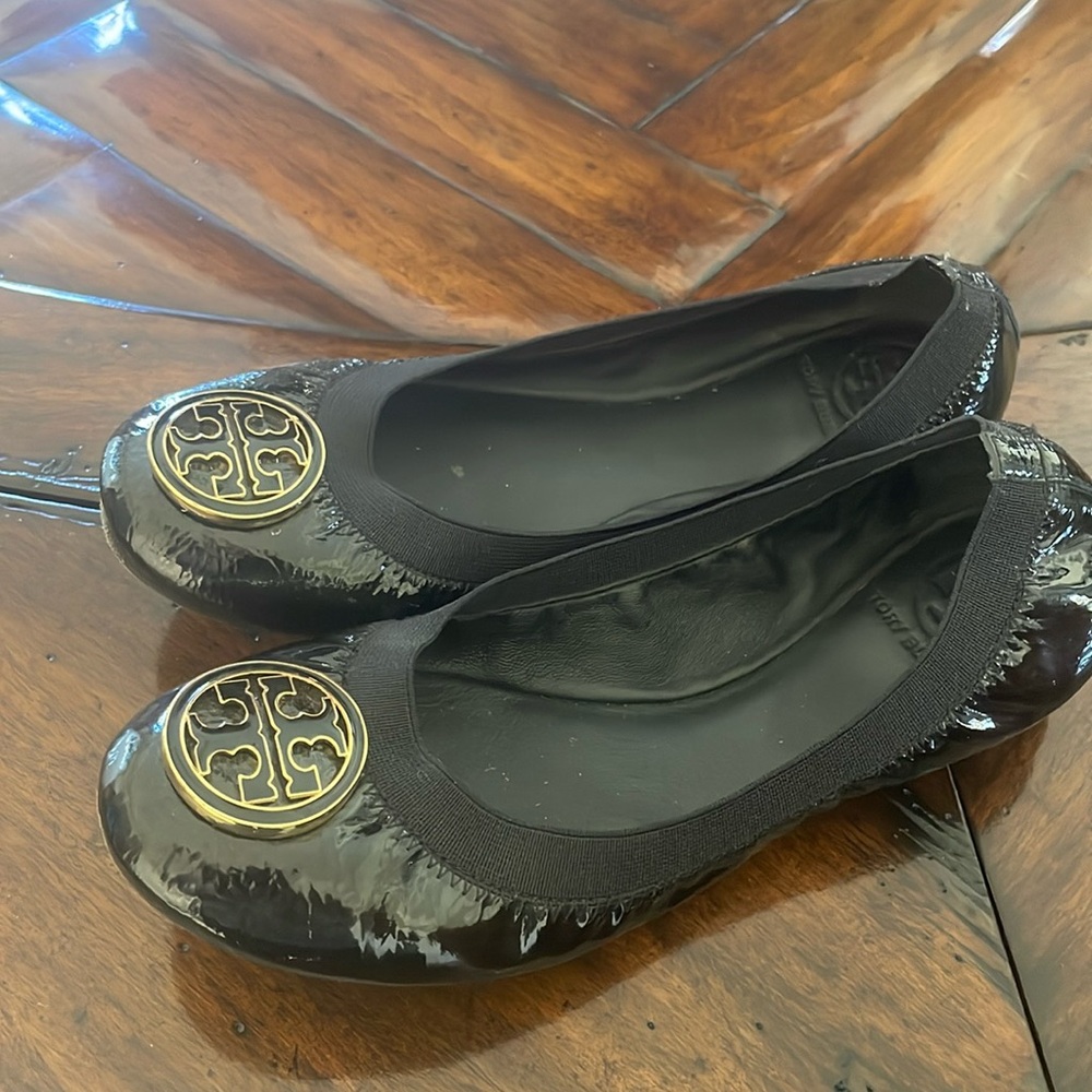 Tory Burch Caroline Elastic Black Patent Leather Ballet Flats sz 7.5